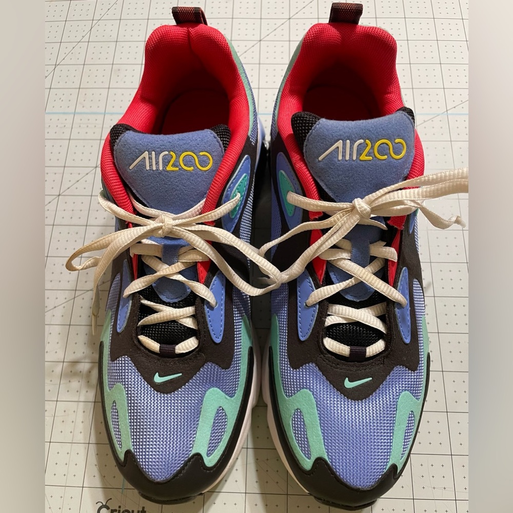 Nike Air 200 Youth Women’s Shoes Sneakers Athletic unisex 6.5Y big kids